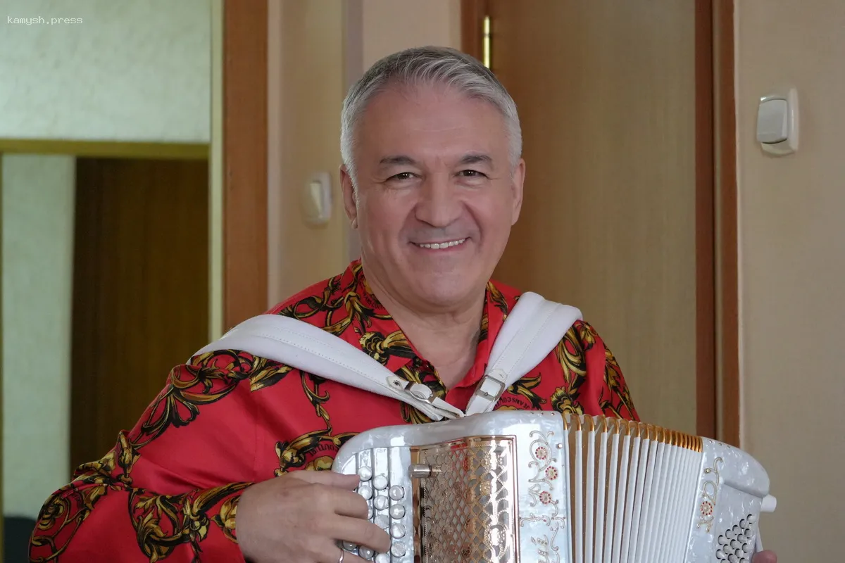 «Играй, баян!» Как распался «вечный союз» Валерия Сёмина и Лены Василёк