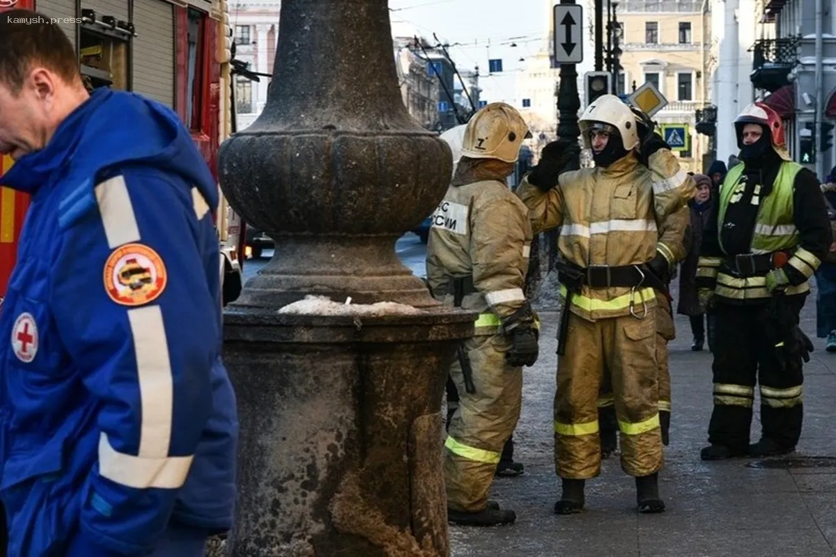 Более 8000 человек были эвакуированы в Петербурге из-за ложных сообщений о минировании
