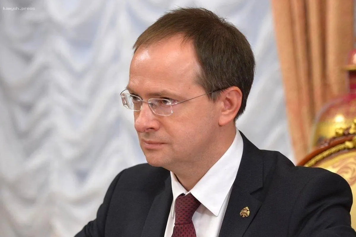 Российская делегация под руководством Мединского прибыла в Стамбул для обсуждений с Украиной