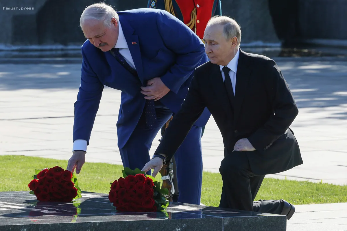 Путин высказался по поводу высказываний Лукашенко о георгиевской ленте