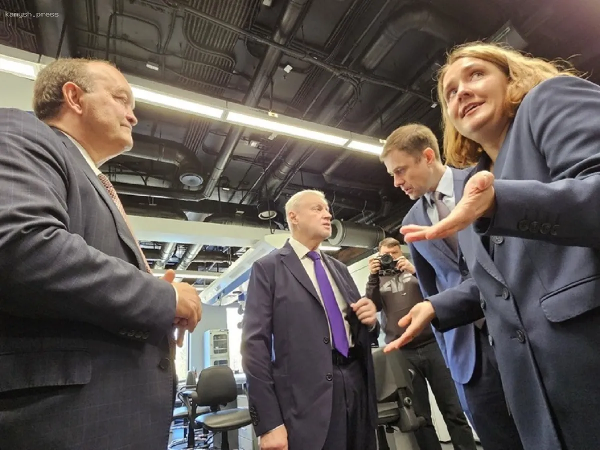 Сергей Миронов ознакомился с первым коллайдером в Новосибирске