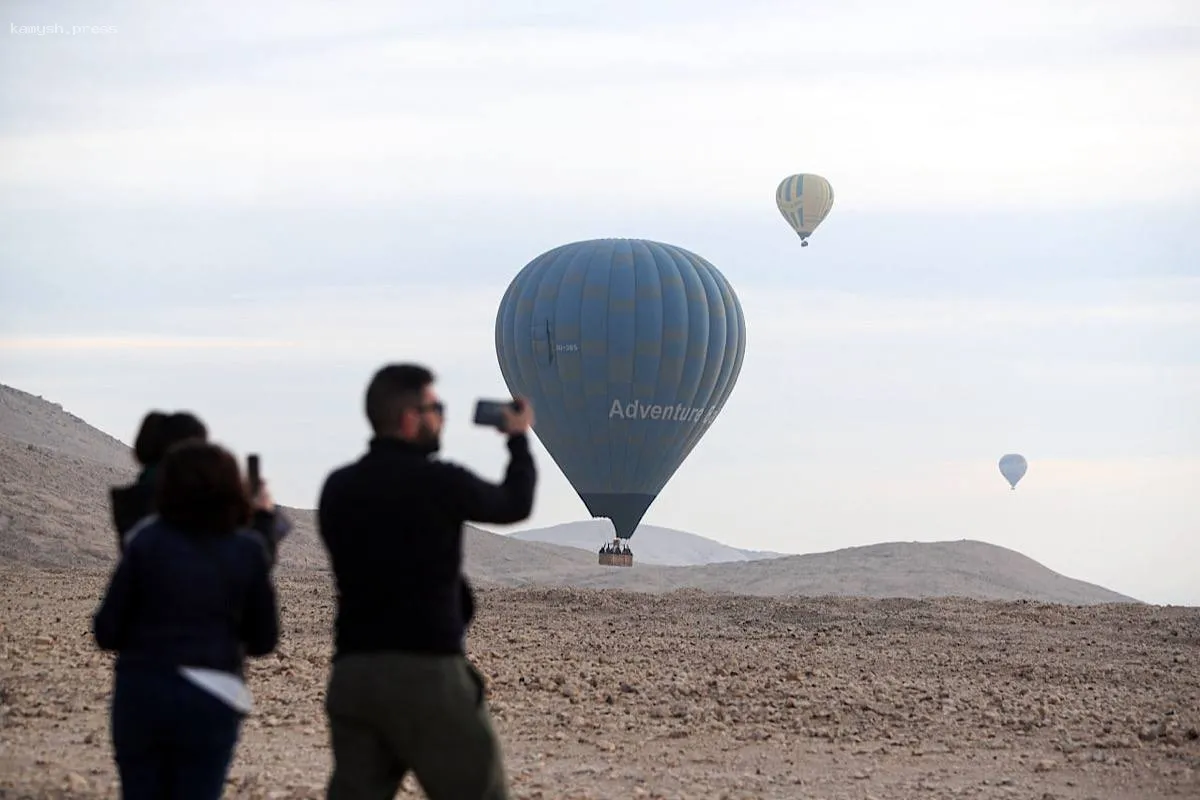 «Чудом спаслись»: россиянка с дочерью выжили после падения воздушного шара в ОАЭ