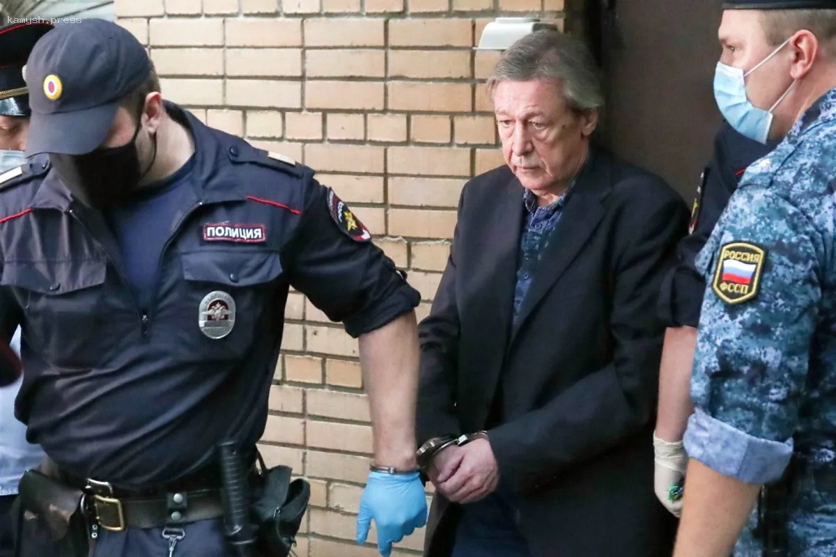 Михаил Ефремов планирует посетить церковь и заняться лечением зубов после выхода из колонии