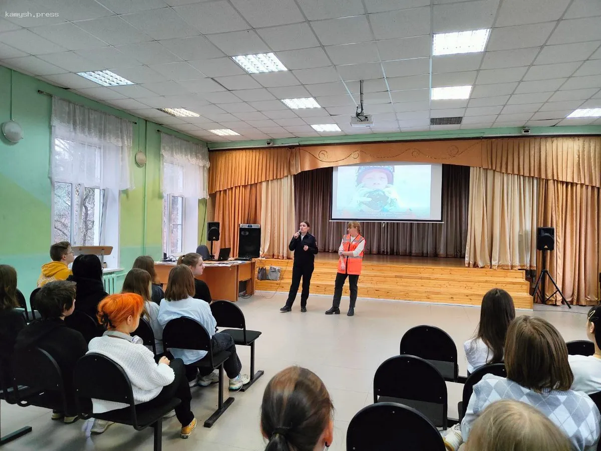 В микрорайоне Клязьма Пушкинского округа обсудили рискованный тренд «зацепинг» с молодежью