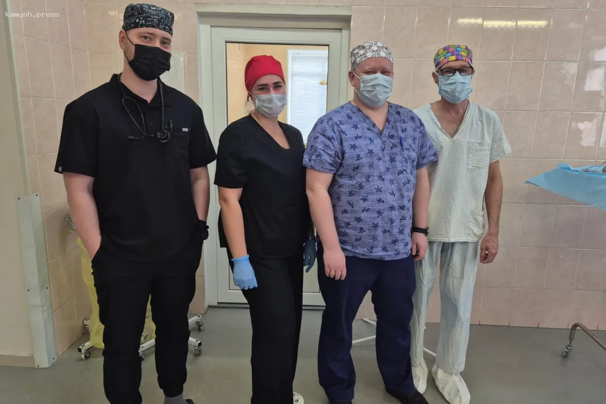 В Екатеринбурге медики извлекли из бронха 40-летнего пациента вросший металлический колокольчик