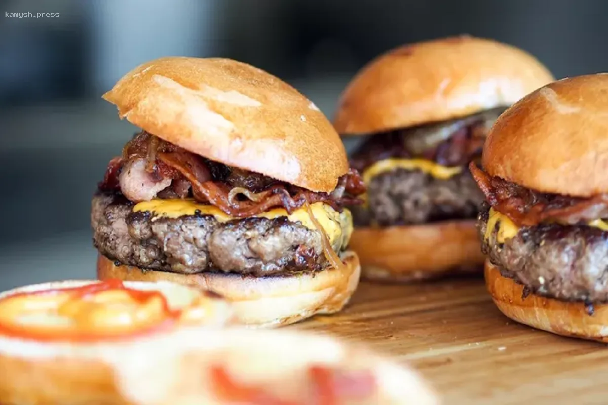 Исследования показывают, что фастфуд может нарушить кишечную защиту всего за два дня