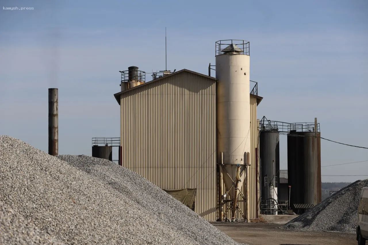 Мэр Иркутска Руслан Болотов проверил готовность асфальтобетонного завода МУП «Иркутскавтодор» к новому дорожному сезону