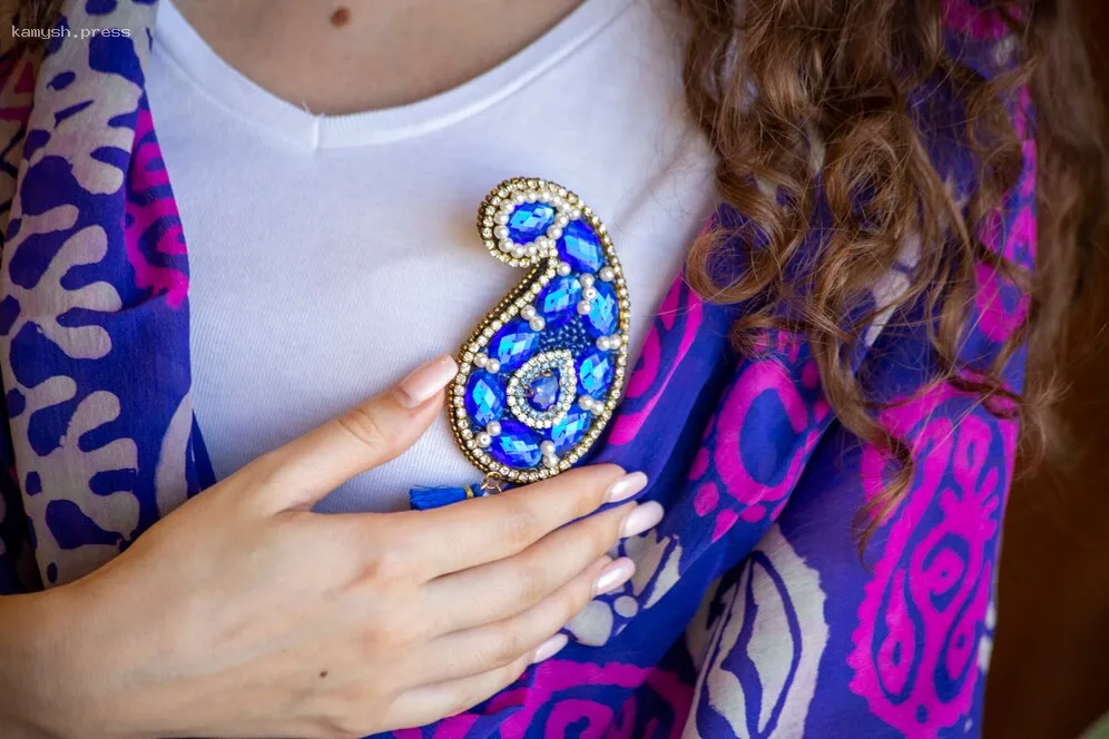 Стилист поделилась актуальными трендами в модных аксессуарах текущего сезона