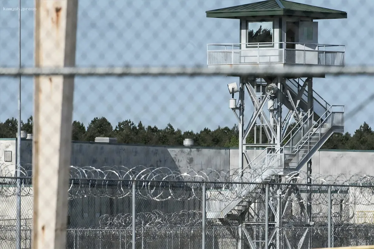 Убийца был случайно освобожден из тюрьмы и был в бегах две недели