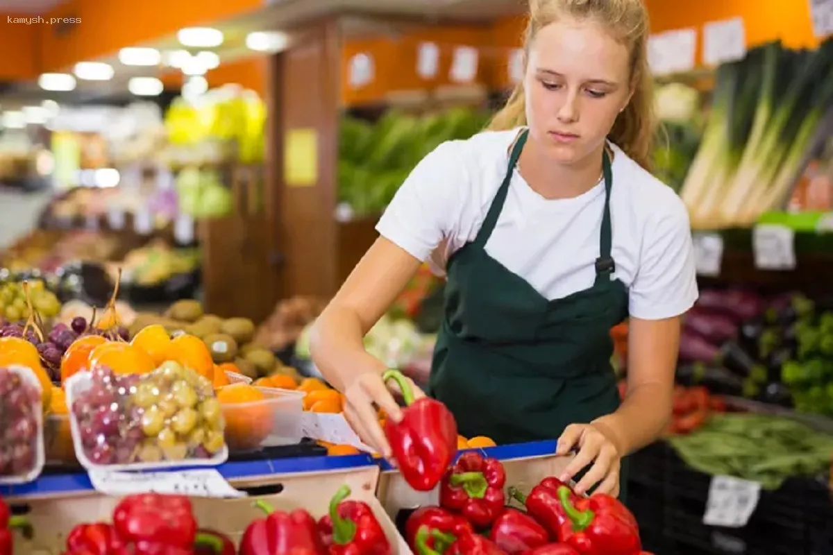 Жители Новосибирска одобрили инициативу о трудоустройстве молодых людей в летний период