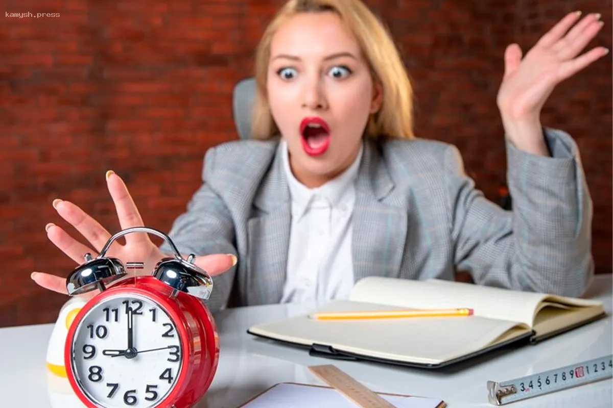 Задержка на работе: когда увольнение законно