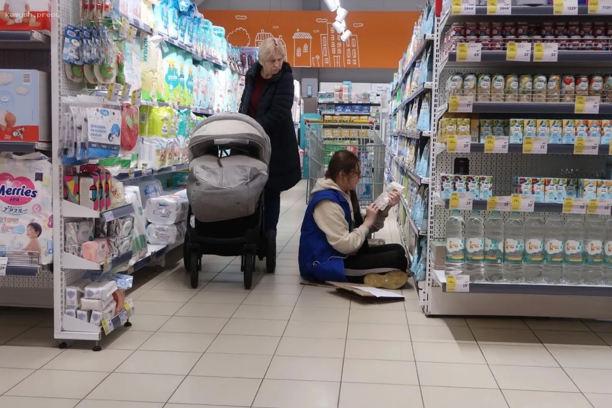 В Санкт-Петербурге зарплаты вахтовых работников в магазинах достигли 230 тысяч рублей