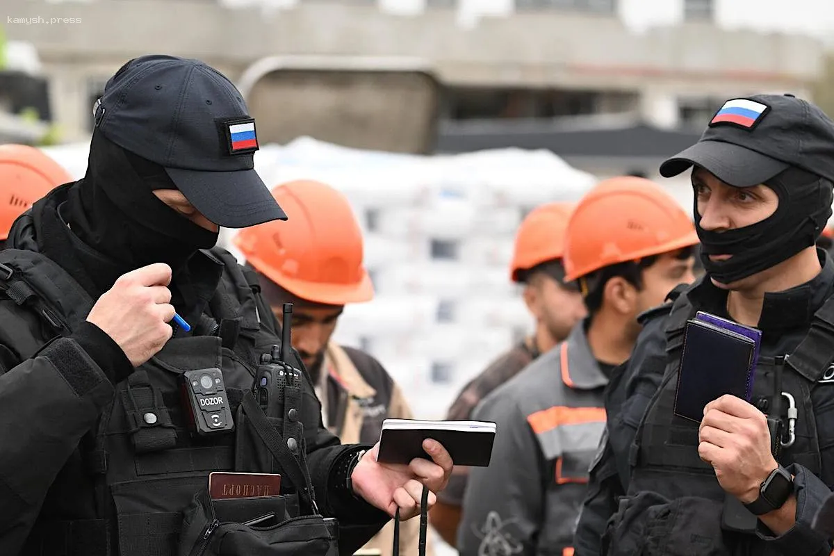 Полицейские Санкт-Петербурга подозреваются в коррупционном сотрудничестве с мигрантами