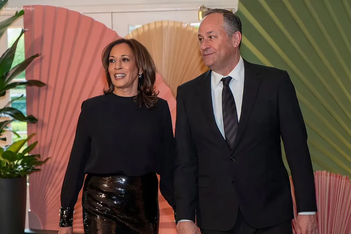 Трамп отстранил Дугласа Эмхоффа от совета Мемориального музея Холокоста