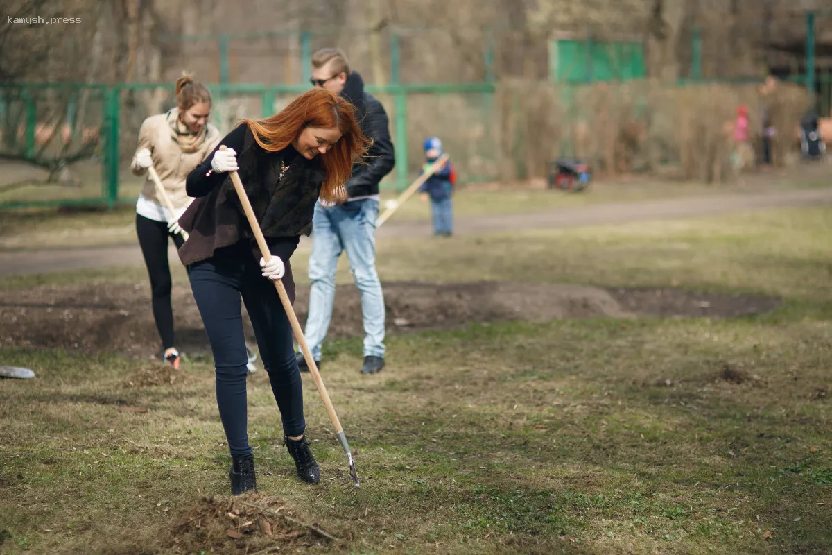 В Луганске учащиеся приведут в порядок 18 могил Героев Советского Союза в рамках субботников