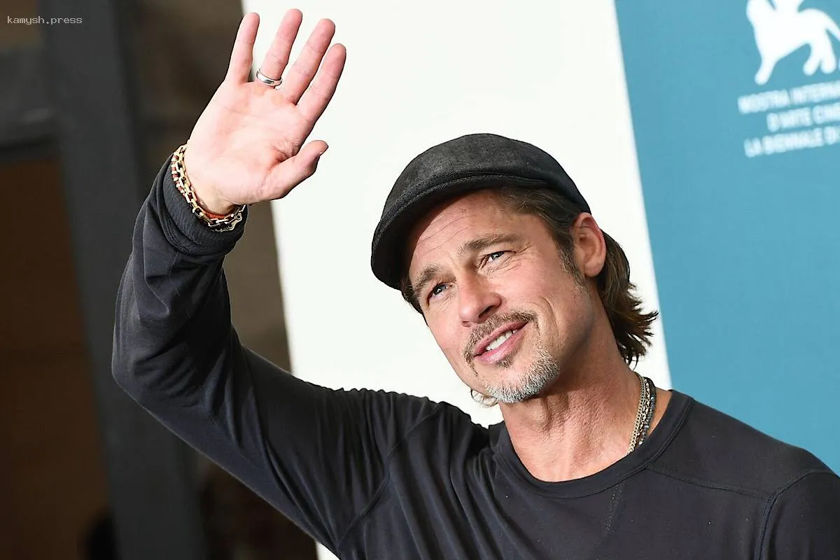 Стали известны причины, по которым Брэд Питт не женится на Инес де Роман