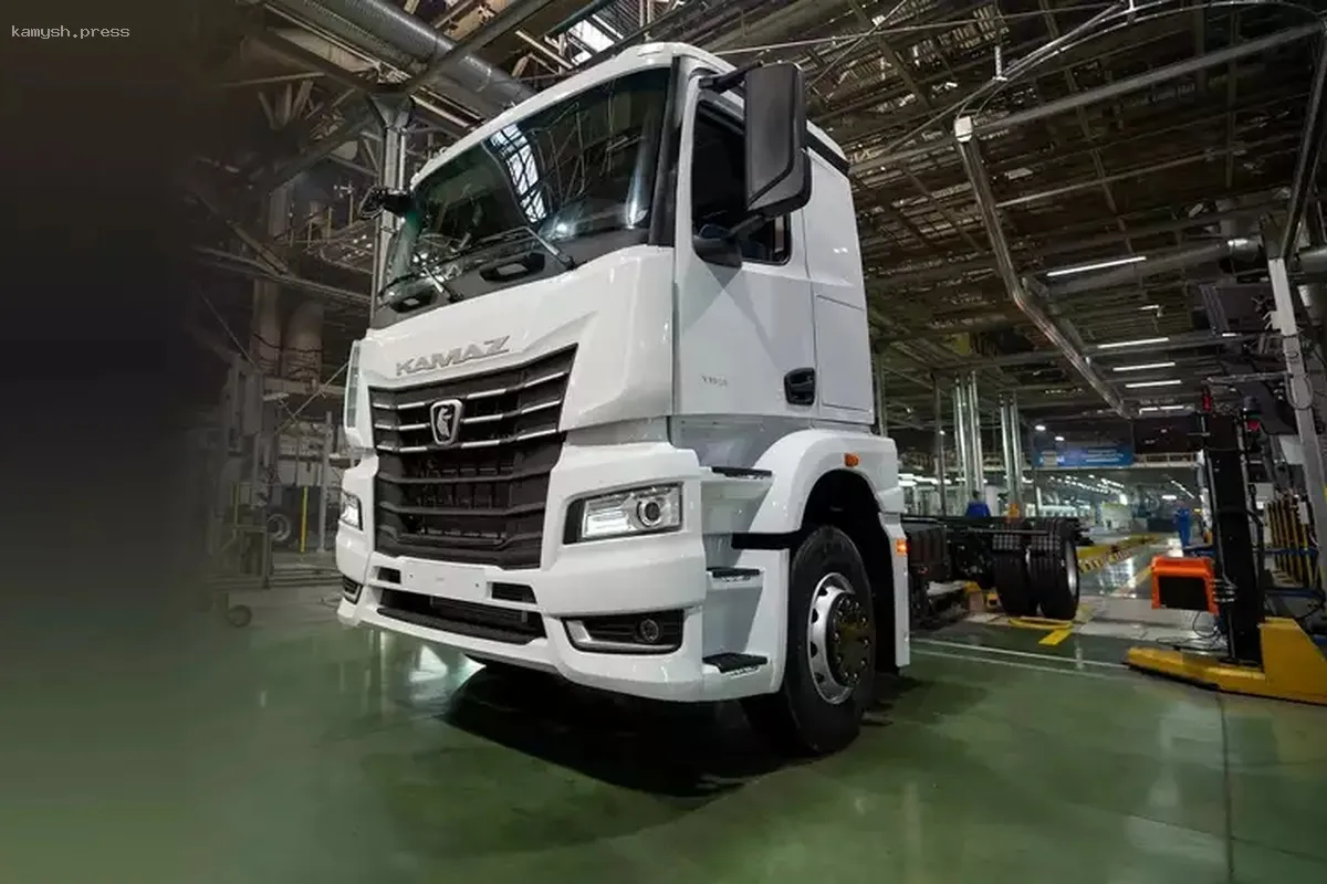 В России запустили в производство новый тяжелый грузовик «КамАЗ-65956»