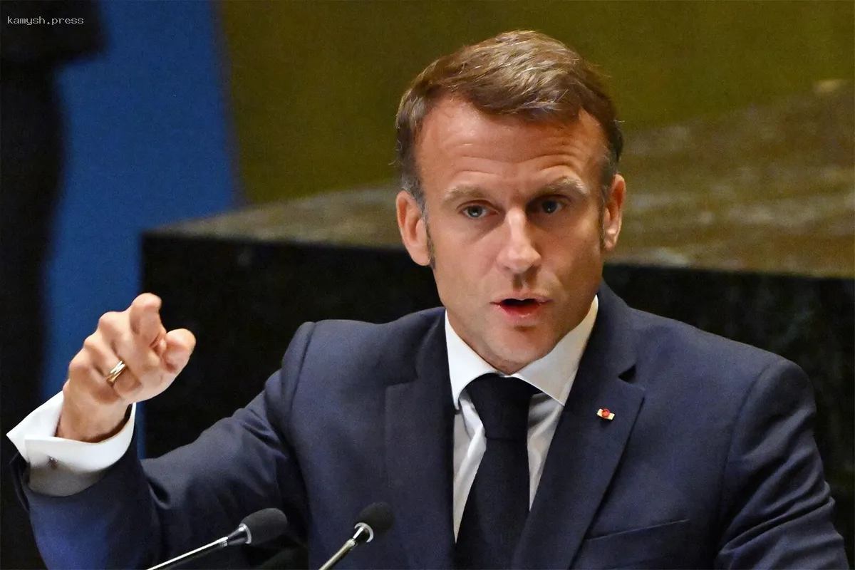 Заявление Макрона о России вызвало вопросы во Франции
