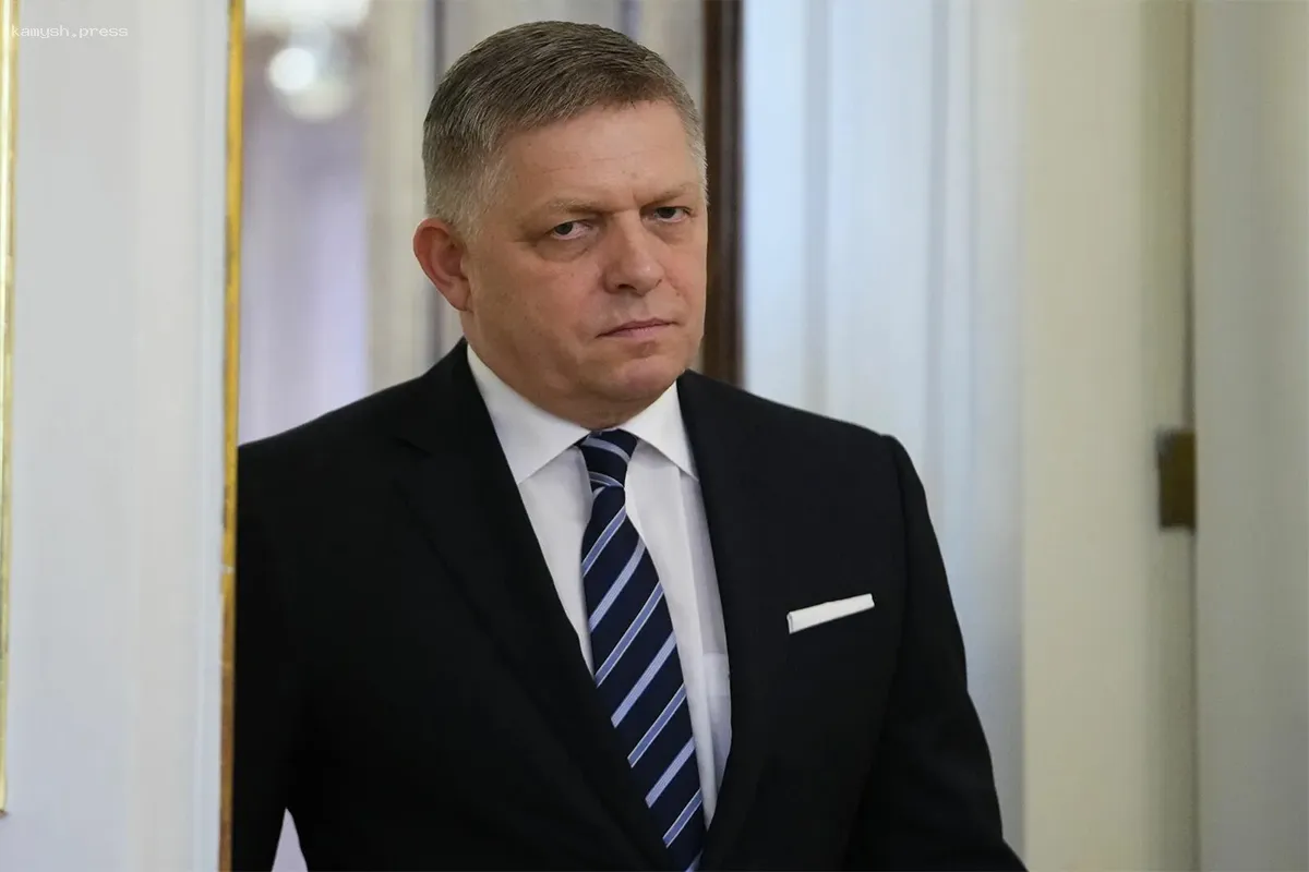 Фицо ответил на комментарий Каллас о параде Победы в Москве