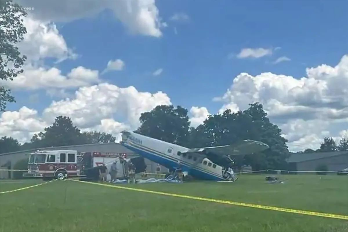 Самолет с десятками пассажиров разбился в Теннесси