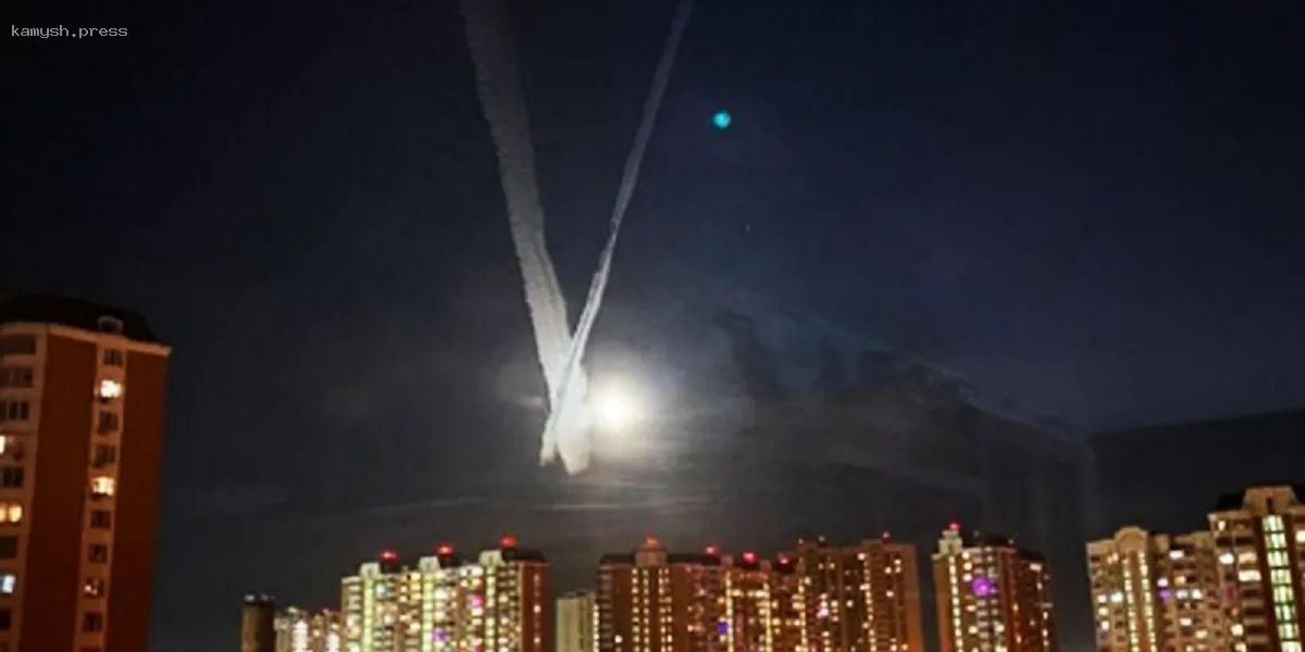 Москвичи стали свидетелями таинственного знака в небе