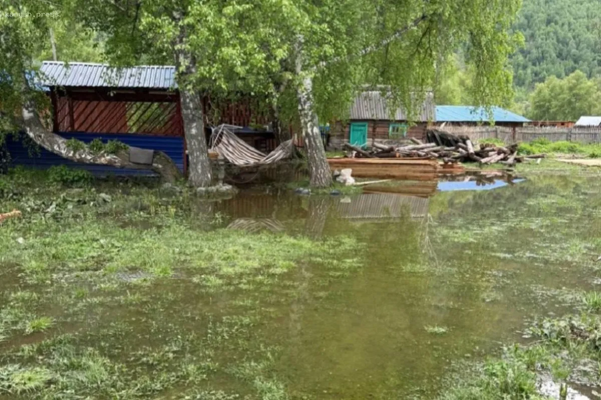 Мощные дожди вызвали наводнение в Горном Алтае