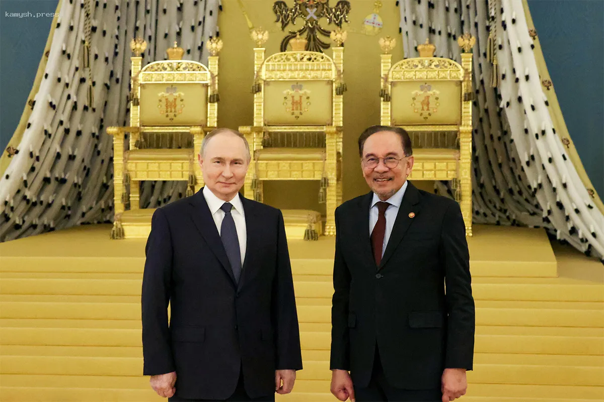 «У меня только одна жена!» Загадка Путина грозит премьеру Малайзии семейными неприятностями