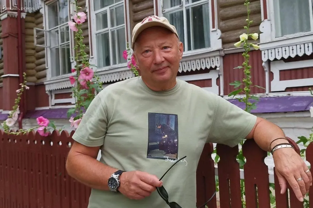 Завел юную любовницу при жене. Как «космонавт» Юрий Гальцев стал клоуном и султаном