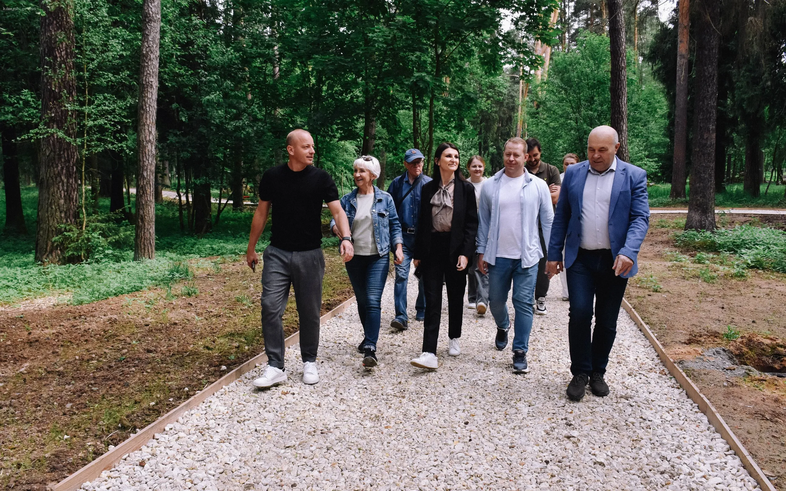 Заместитель главы Пушкинского округа совместно с депутатами проверила прогресс работ в Банном лесу