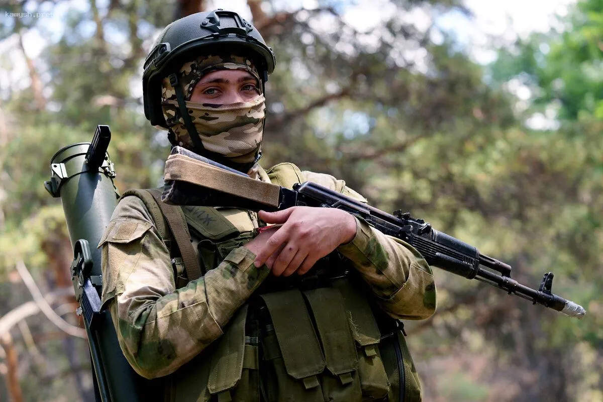 Дандыкин: Российская армия движется к ключевому населенному пункту в Сумской области