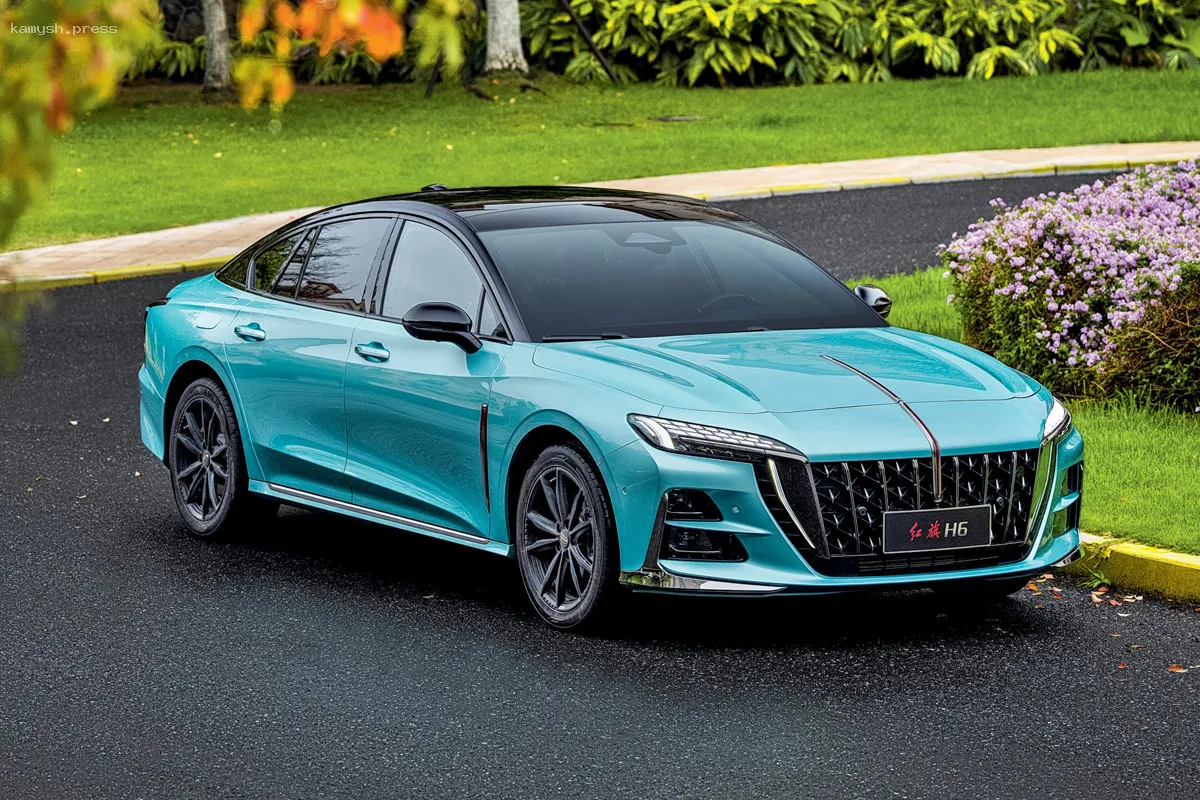 Премьерный показ лифтбека Hongqi H6 в России назначен на 3 июня