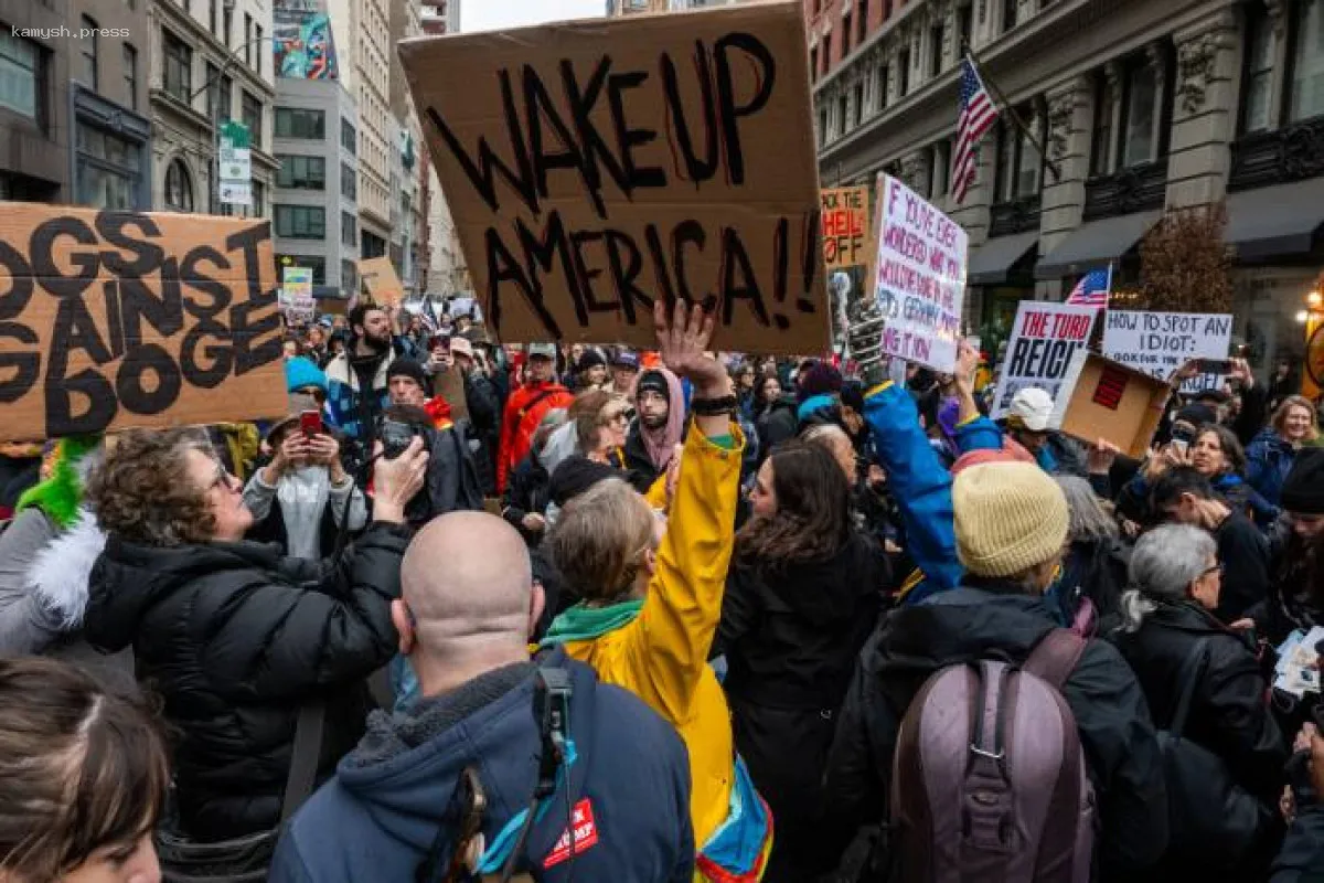 Дмитриев высказался о протестах против Трампа в США