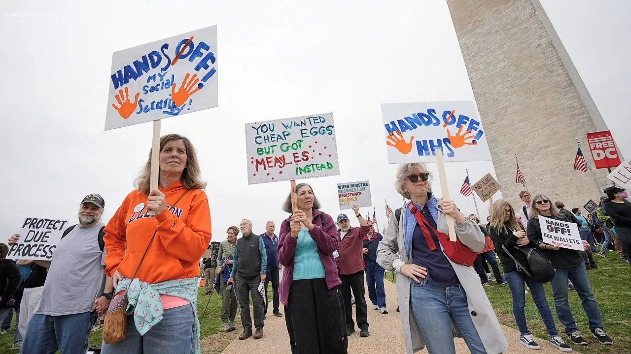 Граждане США провели акции протеста против политики Белого дома