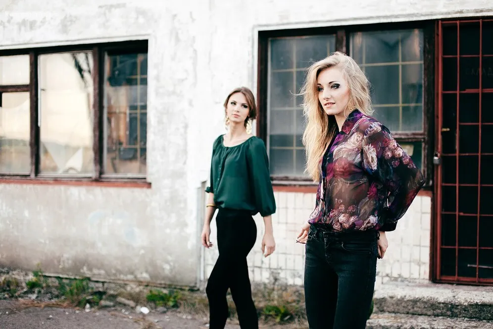 Юрист объяснила, как привлечь подругу к ответственности за неудачное изображение в соцсетях