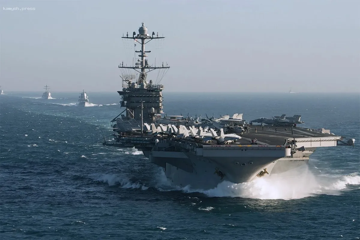 Истребители ВМС США осуществили крупнейший авиаудар с авианосца в истории