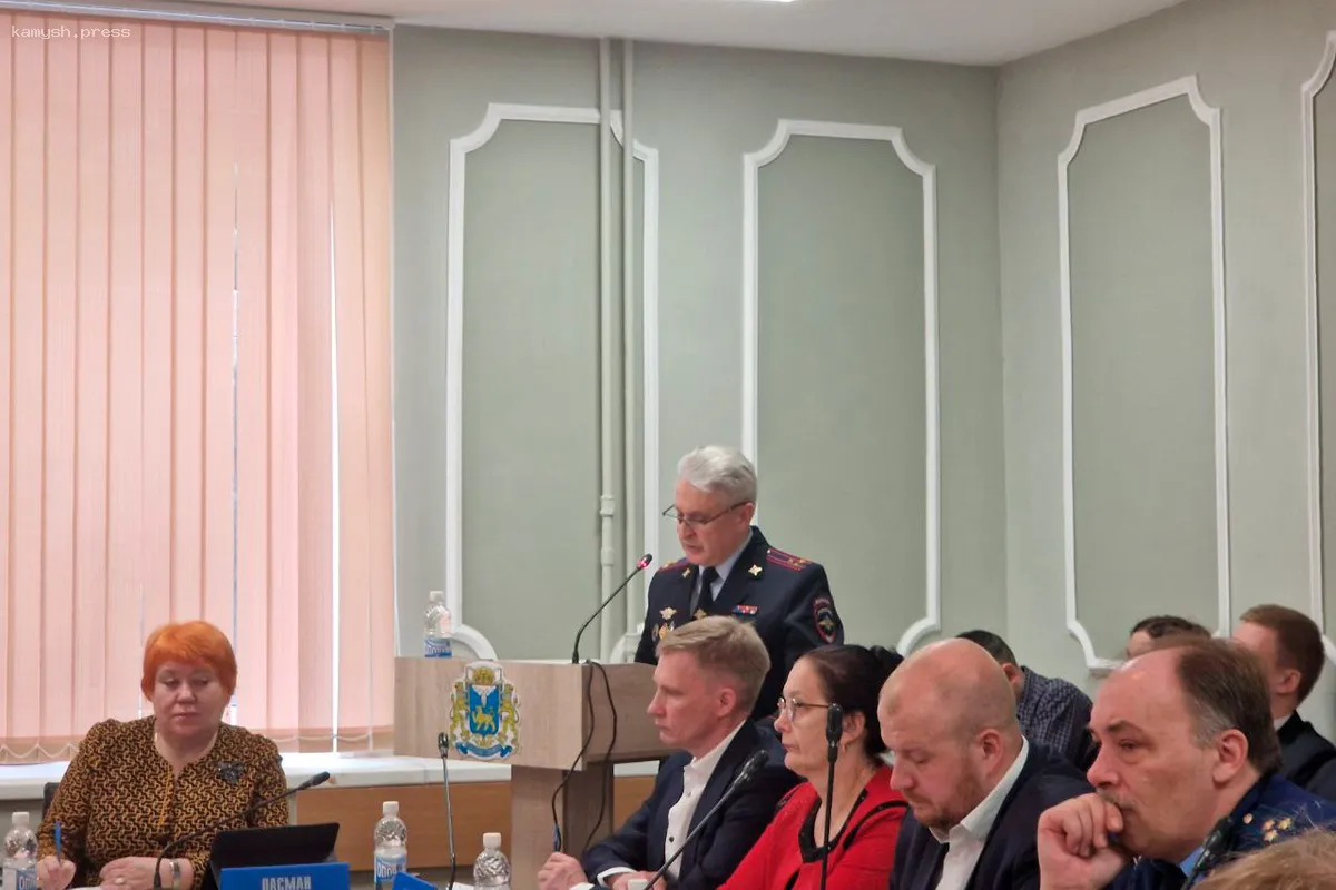 На 34-й сессии городской Думы Пскова обсудили нехватку кадров в полиции