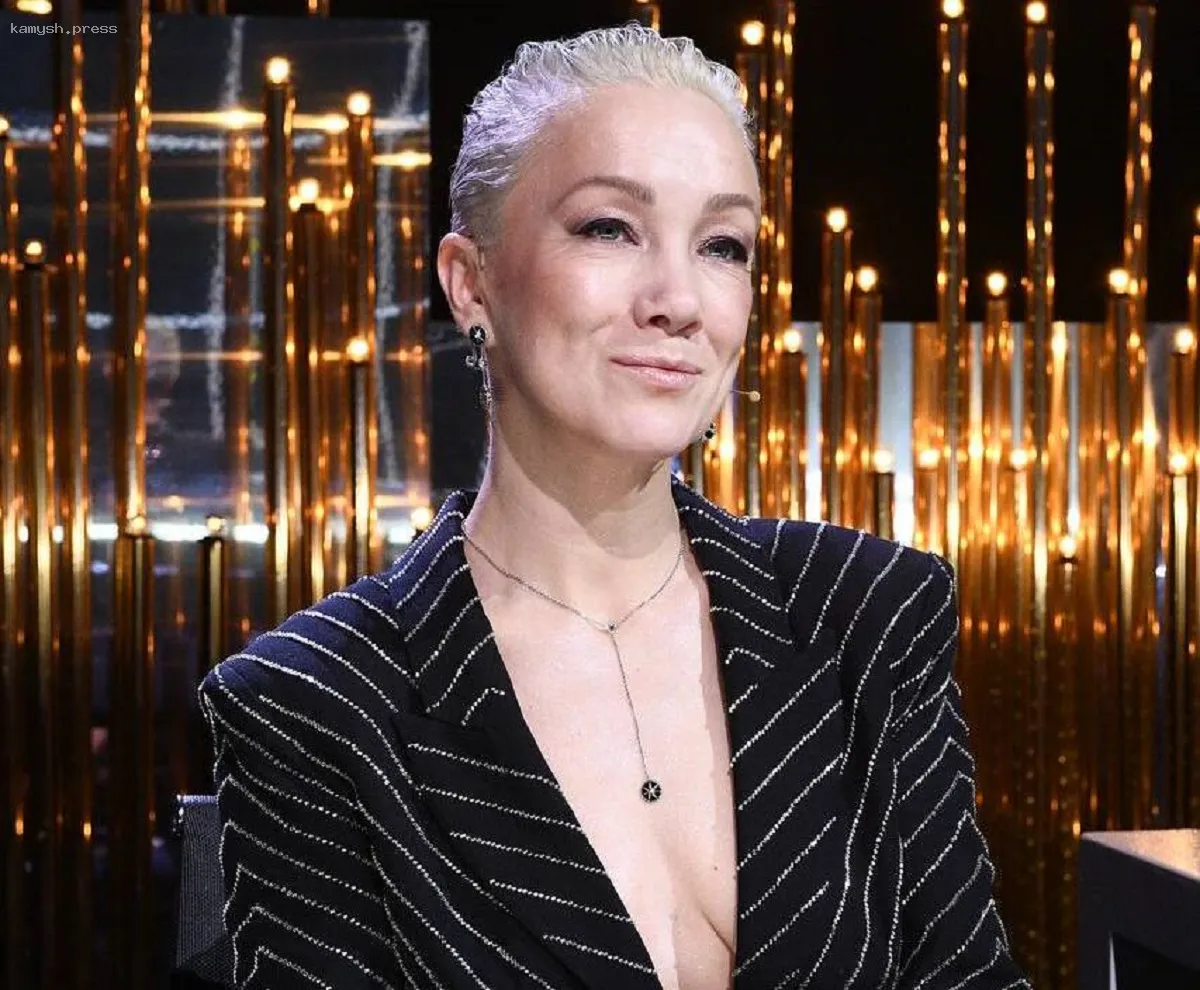 41-летняя Дарья Мороз удивила зрителей на красной дорожке смелым образом