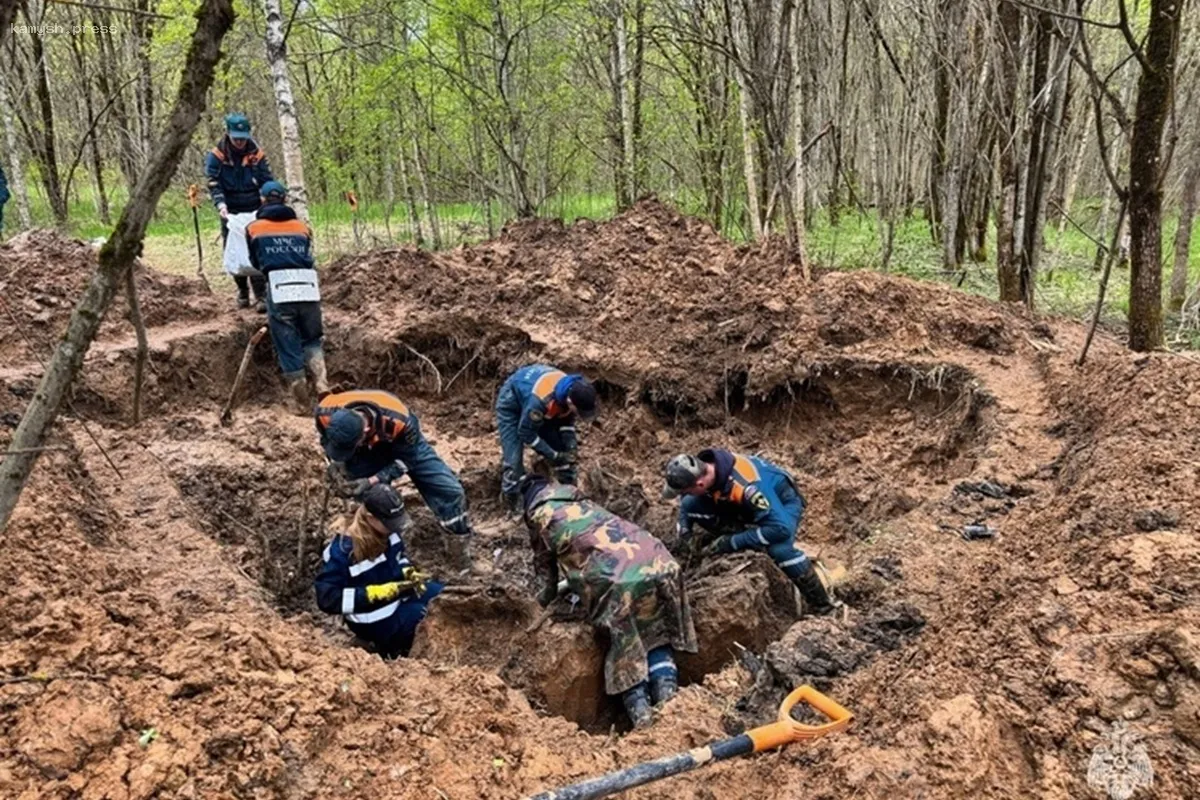 Специалисты МЧС нашли захоронения солдат времен Второй мировой войны