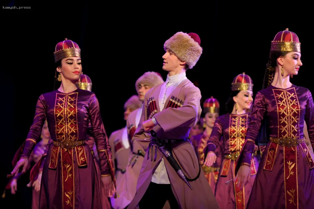 Ансамбль народного танца Адыгеи «Нальмэс» проведёт концерт в Нижнем Новгороде