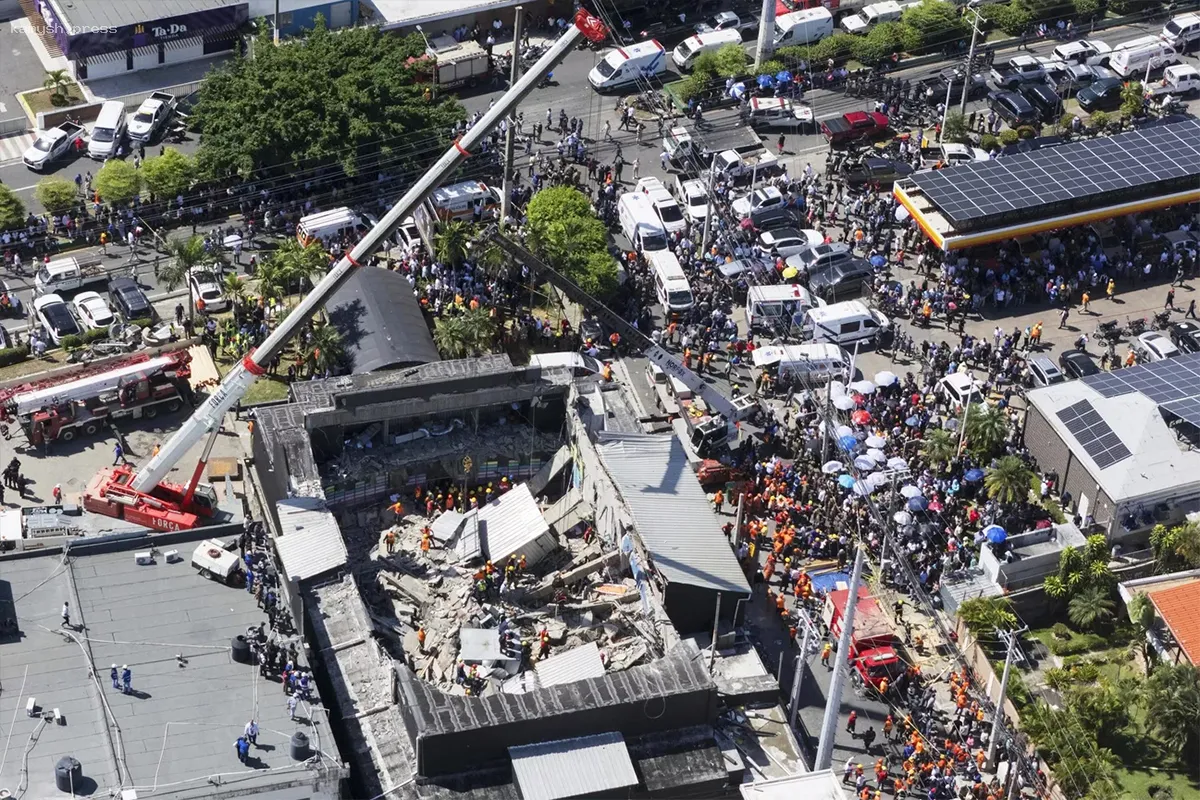 Число жертв обрушения крыши клуба в Доминикане достигло 184 человек