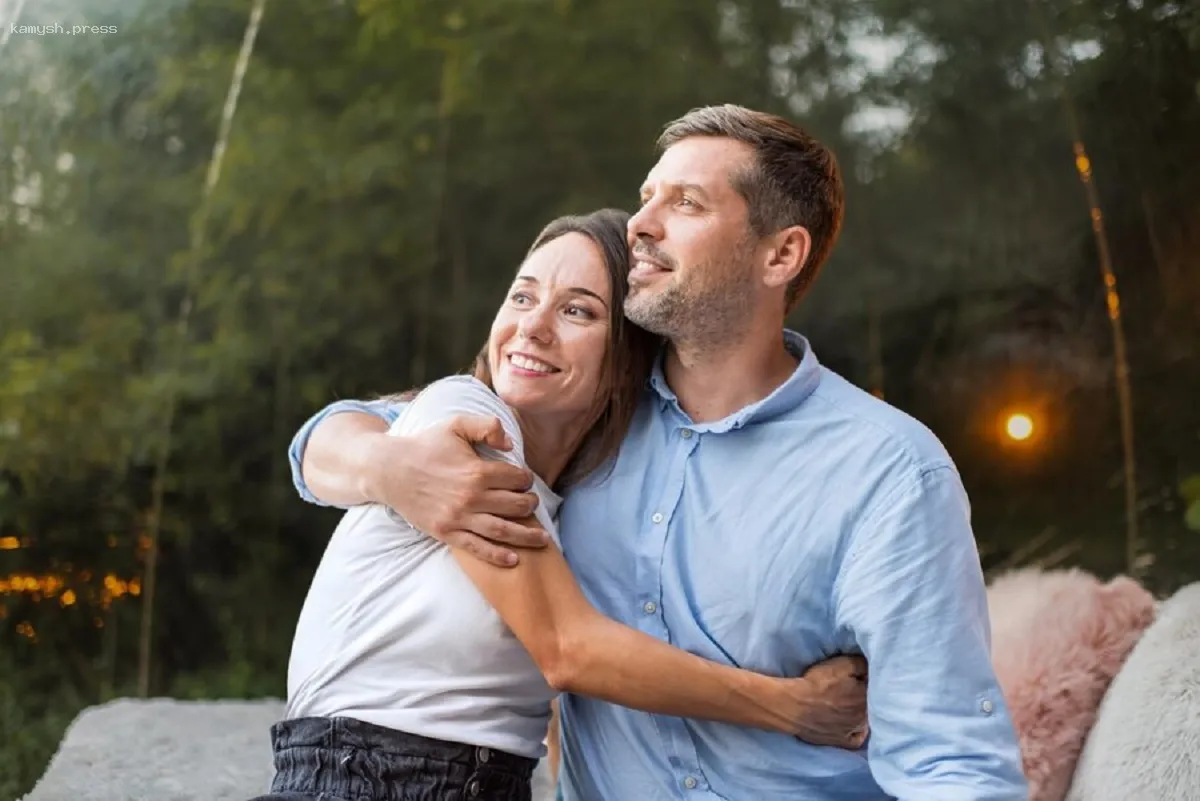 Счастье в нестандартных отношениях: как влияет на брак заработок жены