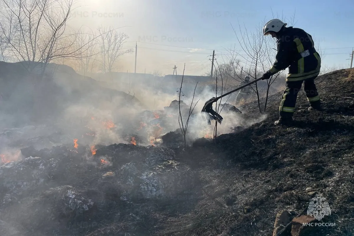 В Красноярском крае за сутки произошло более 30 возгораний мусора и травы