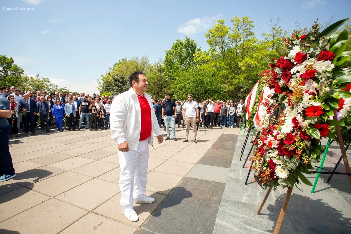 Коньяк из урожая 1945 года от «Арарат» к 80-летию Победы