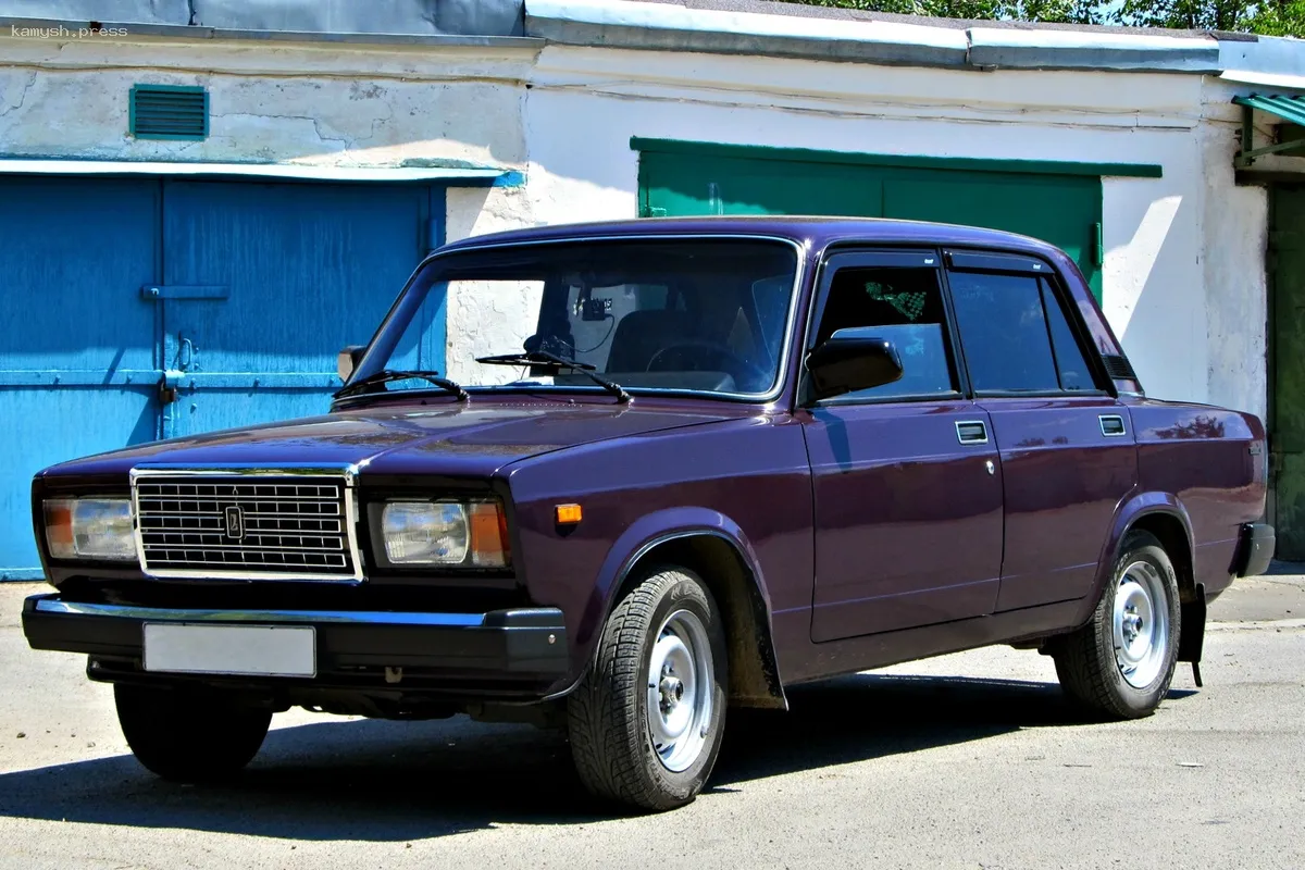 Уникальная «семёрка» на продажу: В России выставили ВАЗ-2107 за 1,6 миллиона рублей