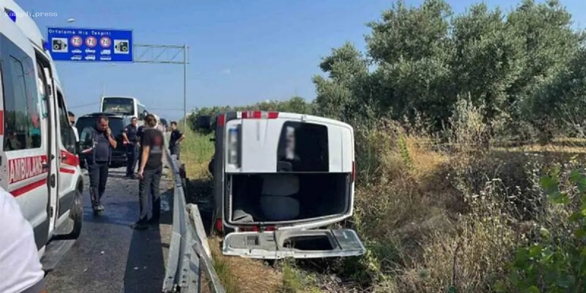 В Анталье произошло ДТП с туристическим микроавтобусом, шесть человек пострадали