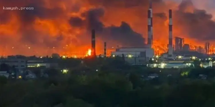 Генштаб України повідомляє про атаки ЗСУ на ключові нафтопереробні підприємства Росії.