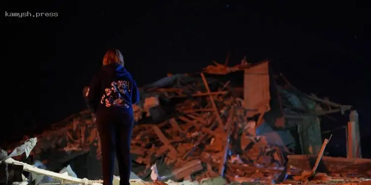 В Запоріжжі внаслідок нічного обстрілу РФ постраждали цивільні та зруйновано житлові будинки – ОВА