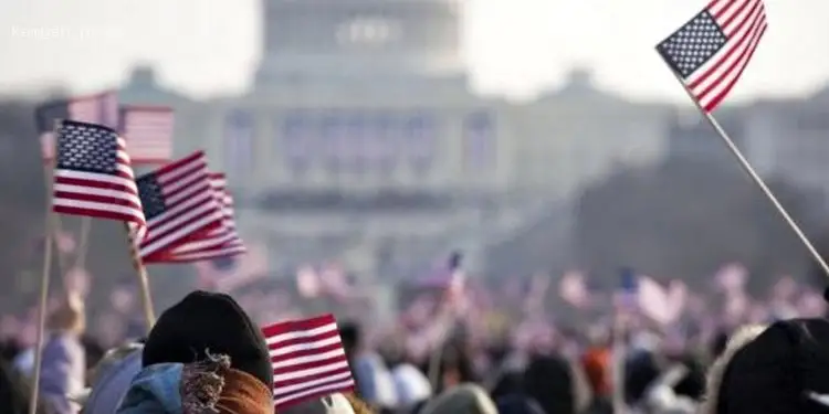 Какова доля американцев, которые согласны с позицией Трампа по конфликту в Украине: итоги опроса общественного мнения