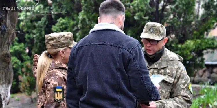 С сентября сотрудники ТЦК будут обязаны фиксировать проверку документов на видеокамеры — Шмыгаль